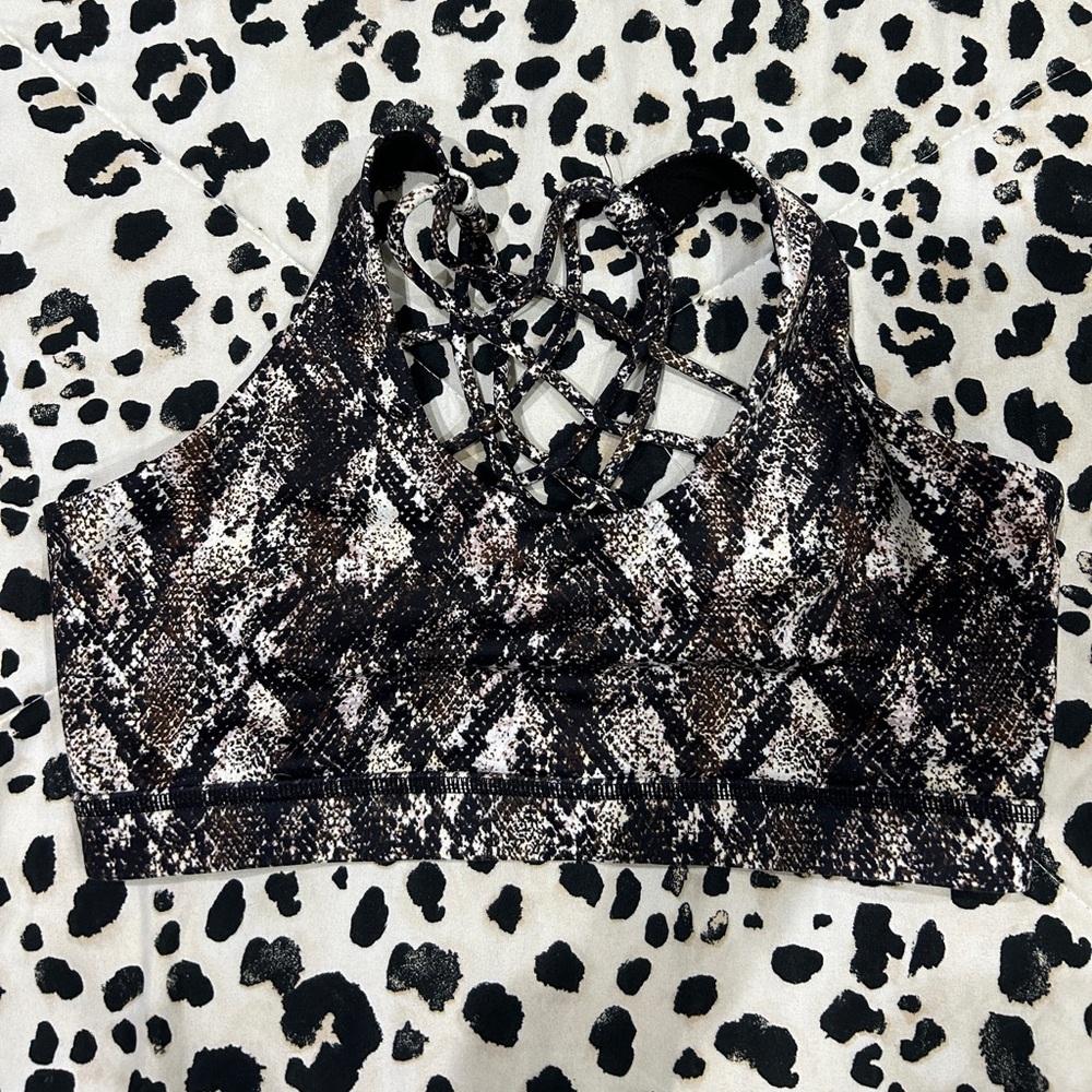 CVG sports bra size medium